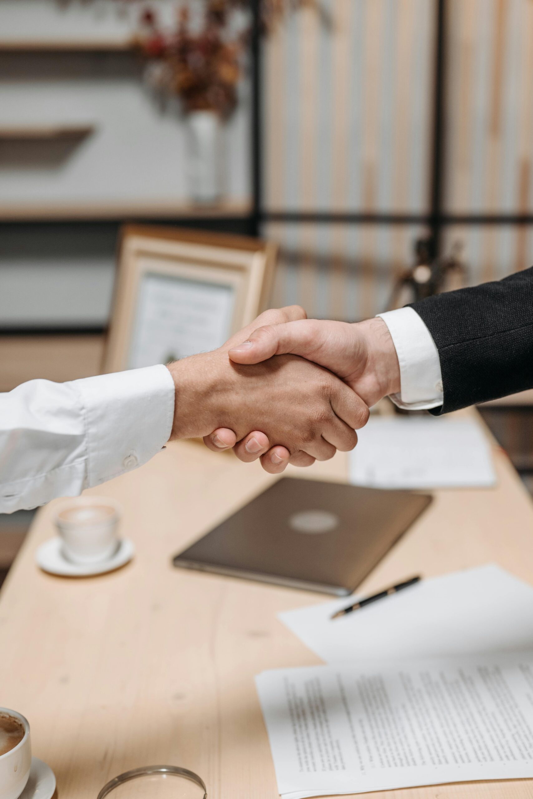 Poignée de main de client/chasseurs de têtes